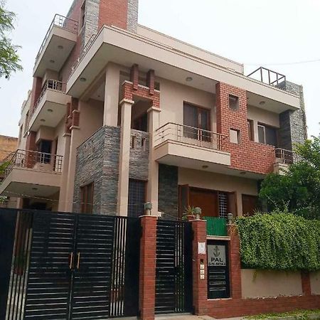 J P Residency Hotel Greater Noida Luaran gambar