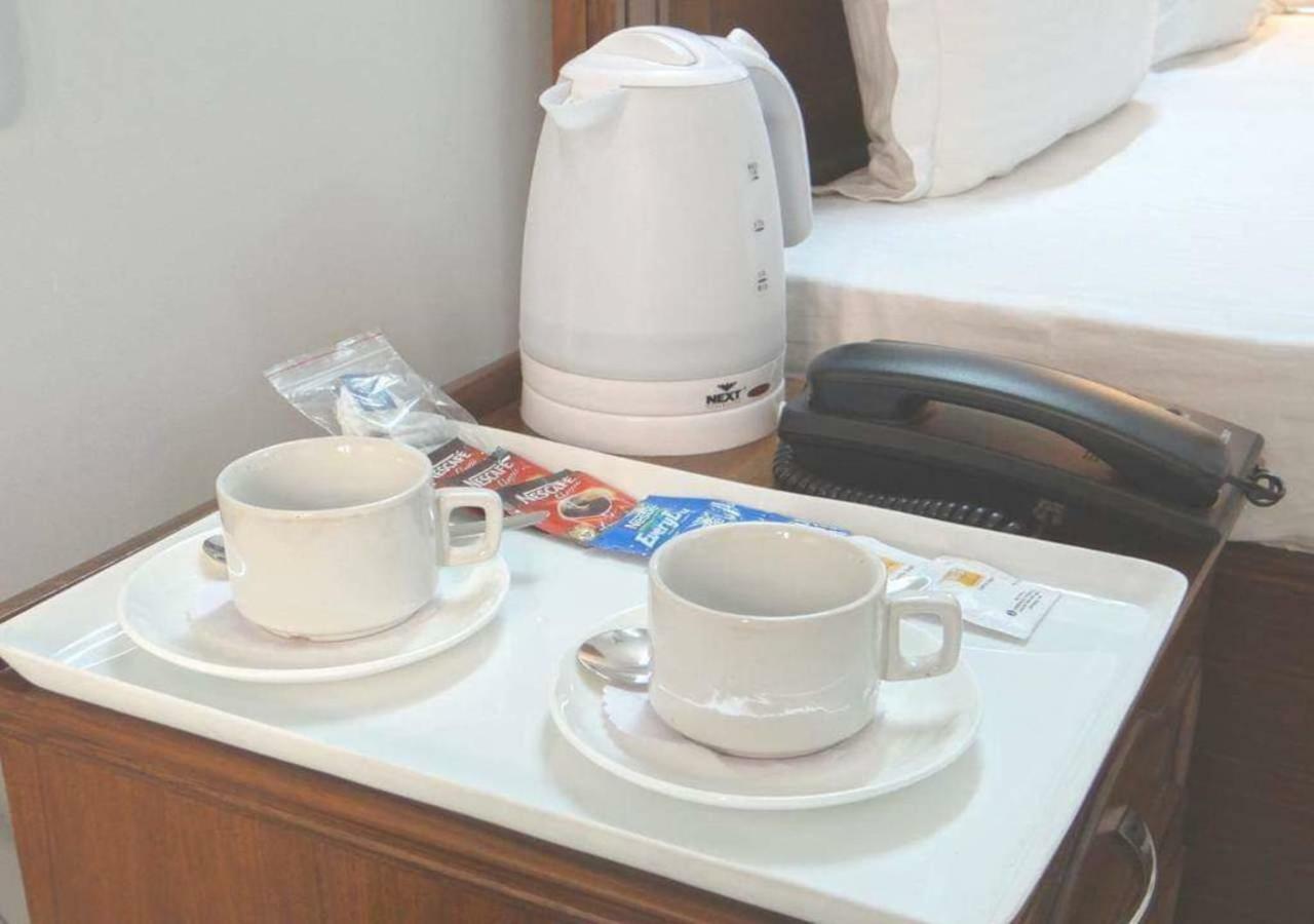 J P Residency Hotel Greater Noida Luaran gambar