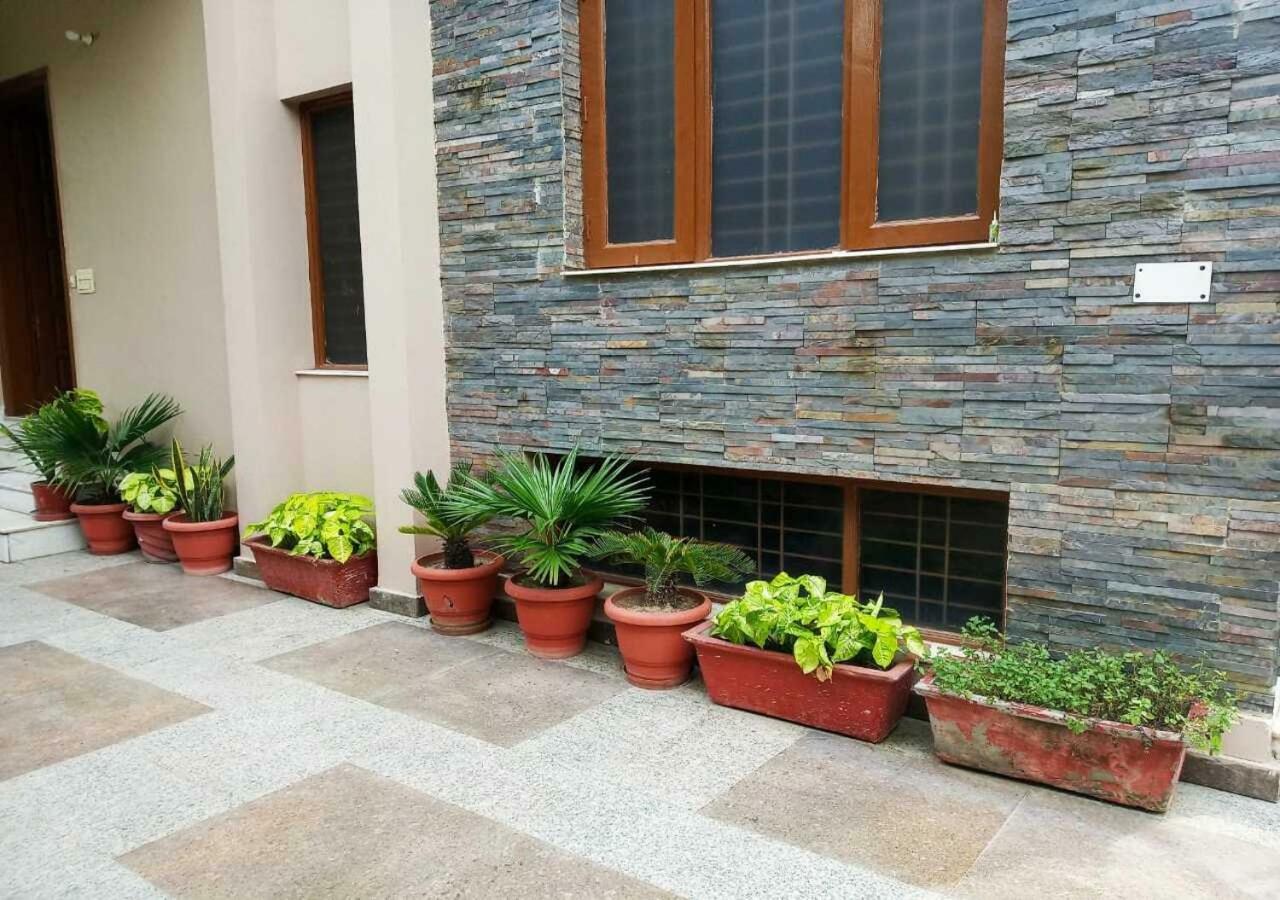 J P Residency Hotel Greater Noida Luaran gambar